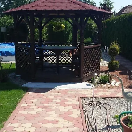 Holiday home Hochwertiges Steffi Mit Terrasse